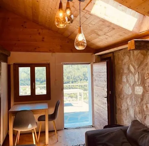 Alpine Bliss - Cozy With Panoramic Views シャレー *