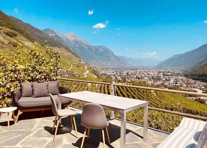 Alpine Bliss - Cozy With Panoramic Views シャレー